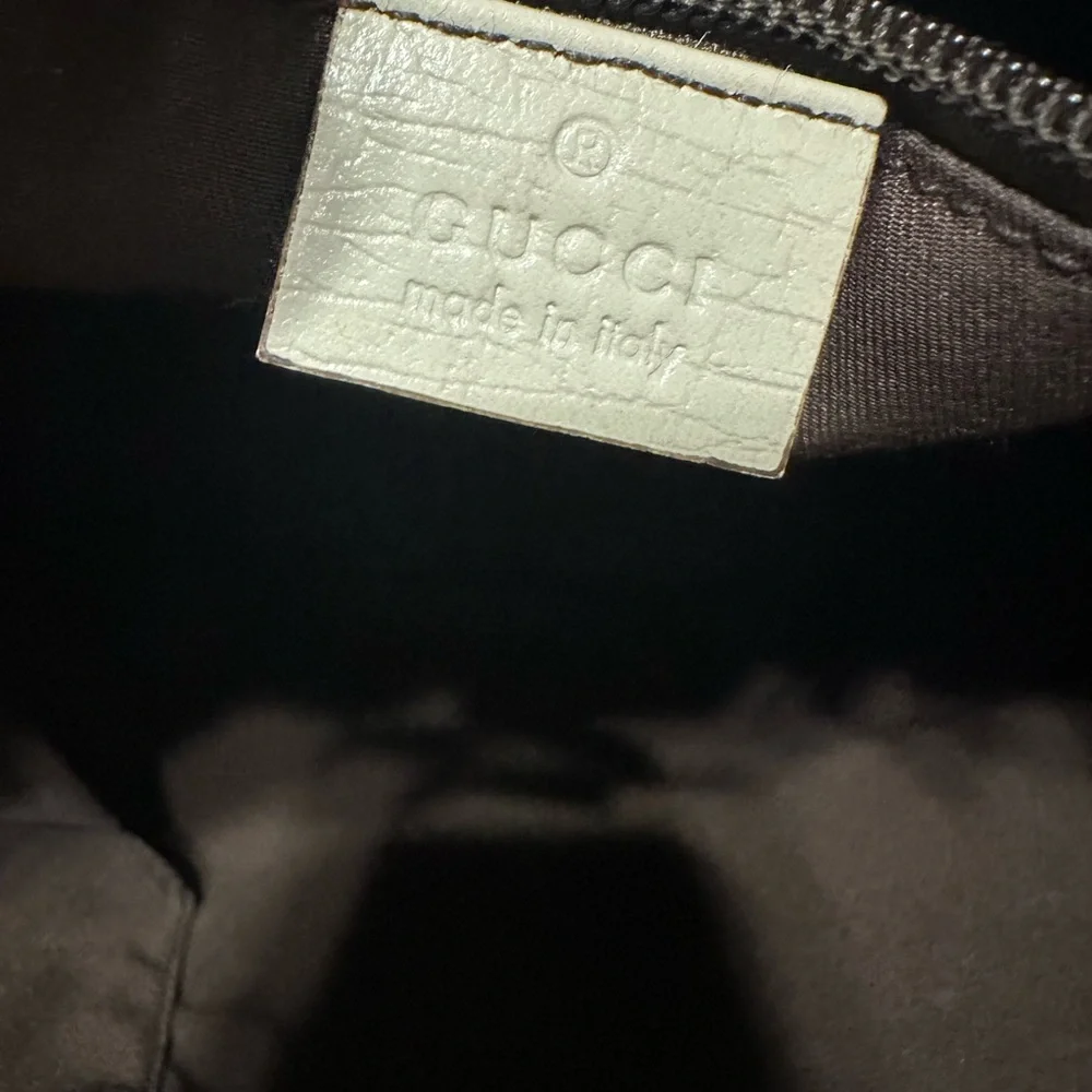 GUCCI ❤️🌟BEIGE MONOGRAM TOTE ⭐️ - Picture 9 of 10